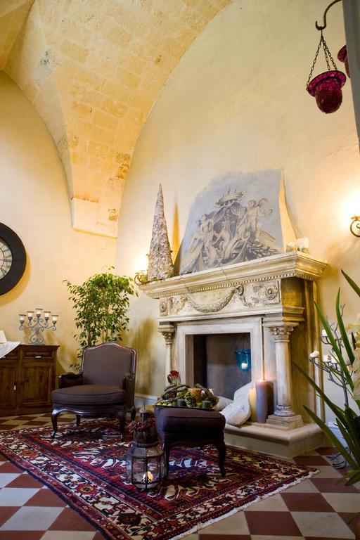 Palazzo Delle Viole Bed & Breakfast Oria  Exterior photo
