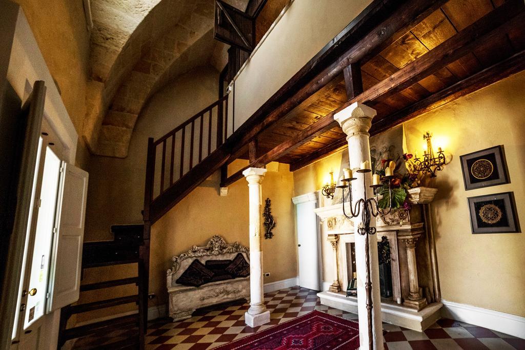 Palazzo Delle Viole Bed & Breakfast Oria  Exterior photo