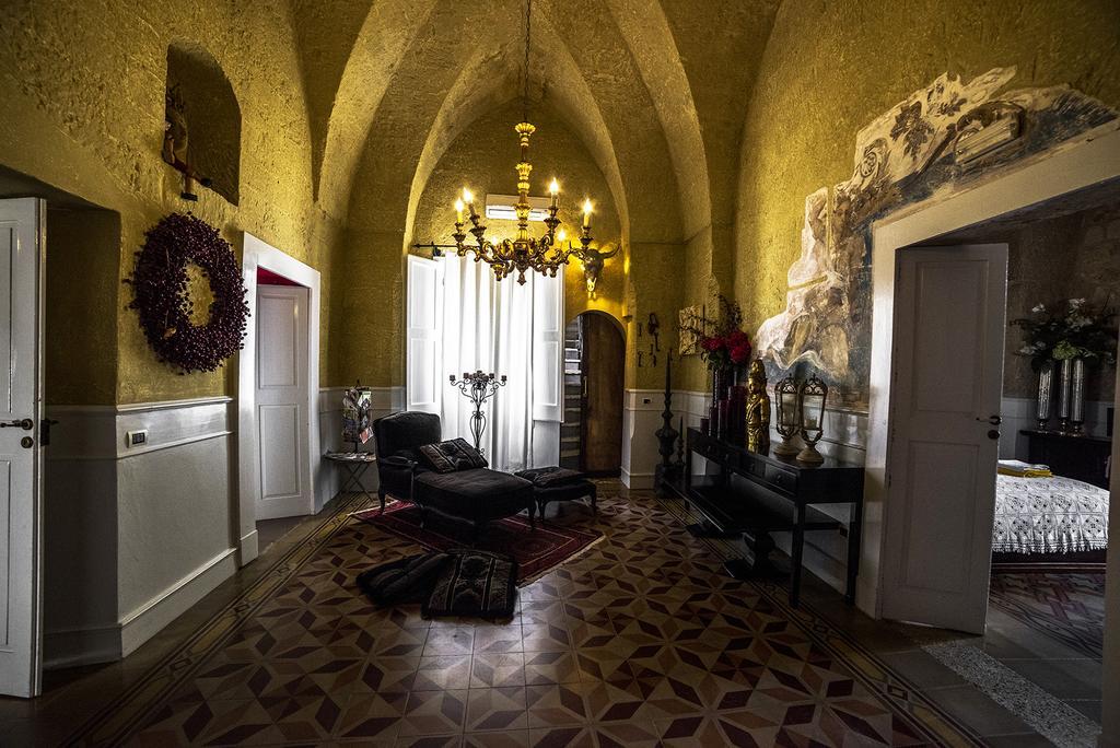 Palazzo Delle Viole Bed & Breakfast Oria  Exterior photo