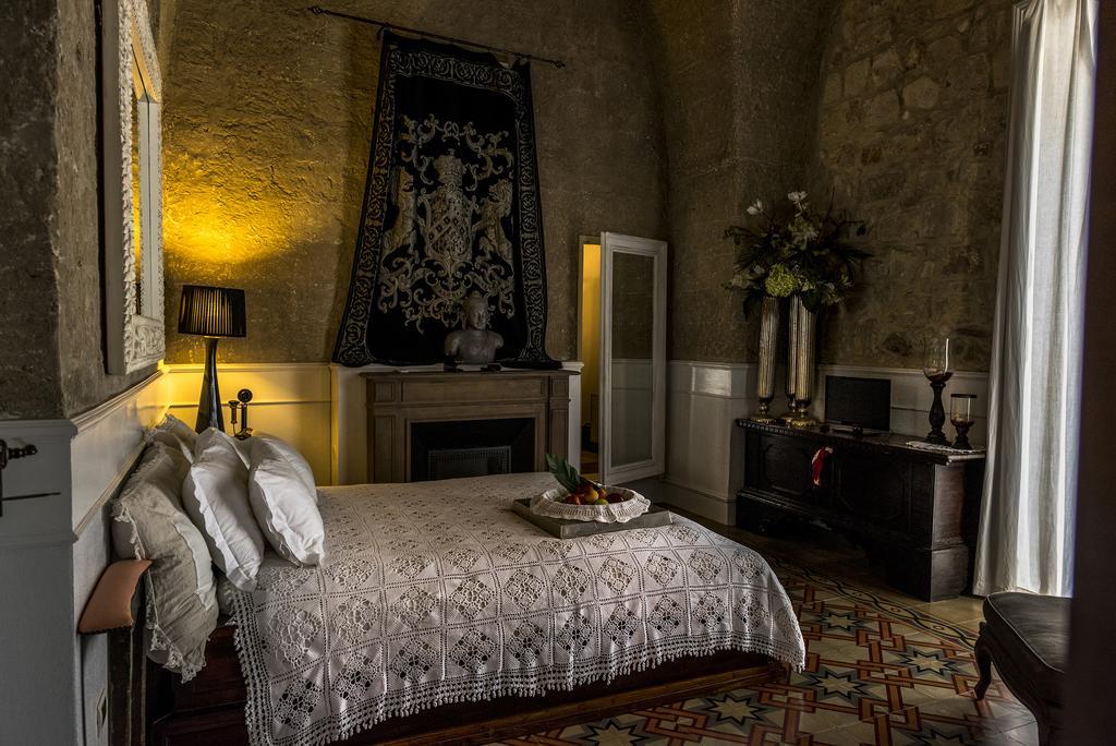 Palazzo Delle Viole Bed & Breakfast Oria  Exterior photo