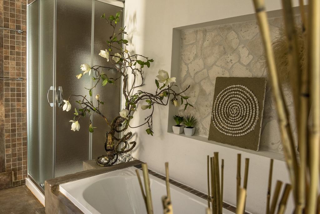 Palazzo Delle Viole Bed & Breakfast Oria  Exterior photo