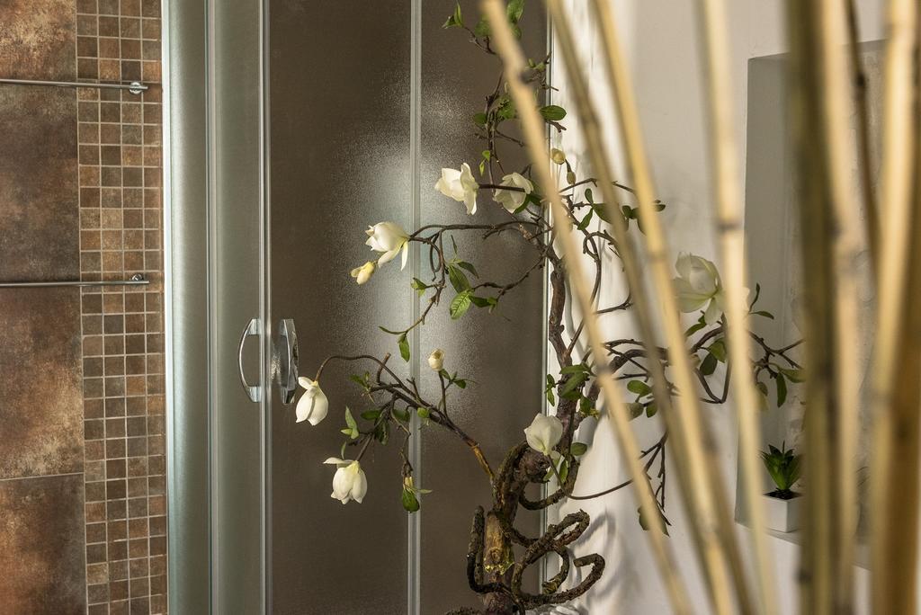 Palazzo Delle Viole Bed & Breakfast Oria  Exterior photo